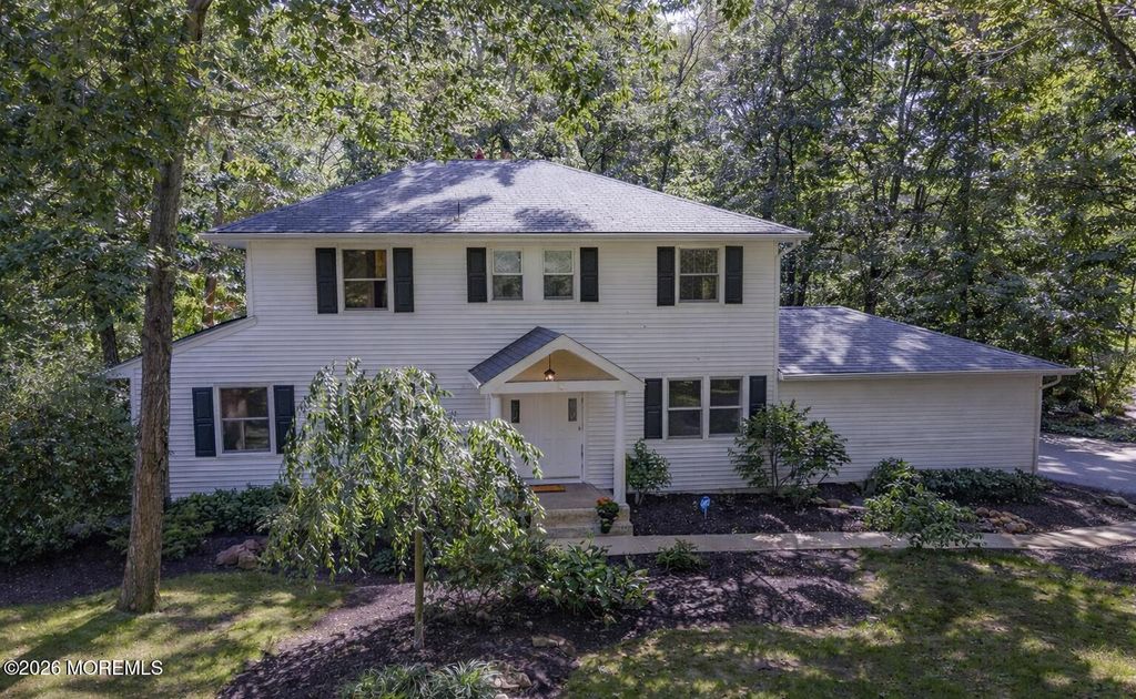 52 Yorktown Road, East Brunswick, NJ 08816