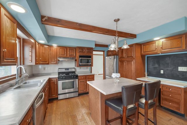 4203 Oakgrove Drive, Valparaiso, IN 46383