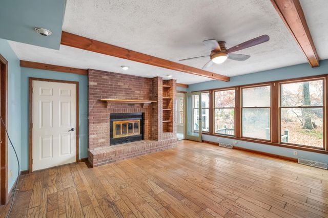 4203 Oakgrove Drive, Valparaiso, IN 46383