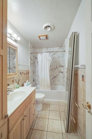 4203 Oakgrove Drive, Valparaiso, IN 46383