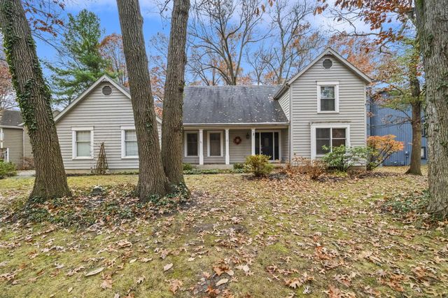 4203 Oakgrove Drive, Valparaiso, IN 46383