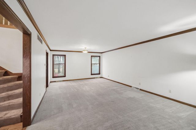 4203 Oakgrove Drive, Valparaiso, IN 46383