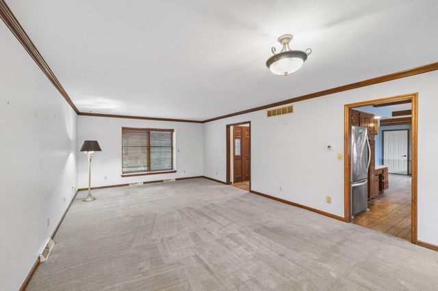 4203 Oakgrove Drive, Valparaiso, IN 46383