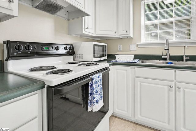 403 Crescentwood Court, Taylors, SC 29687