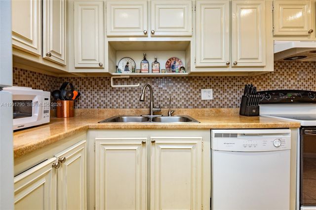 1428 SE 4th Avenue 240, Deerfield Beach, FL 33441