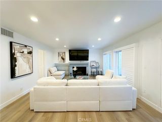 5255 Coldwater Canyon Avenue D, Sherman Oaks, CA 91401