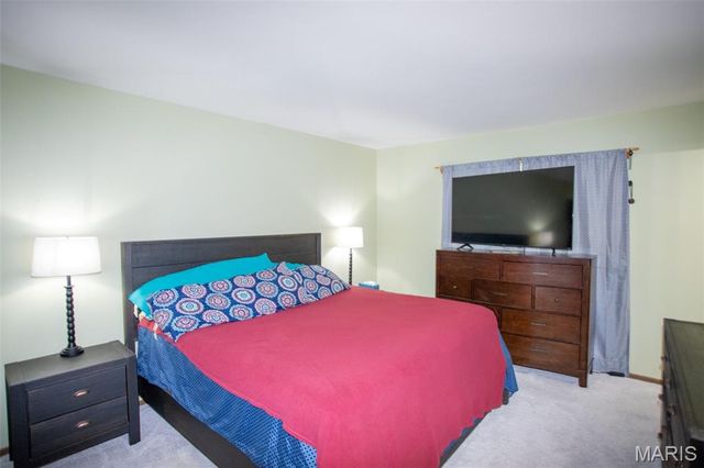 16 Gum Tree Place, St Charles, MO 63301