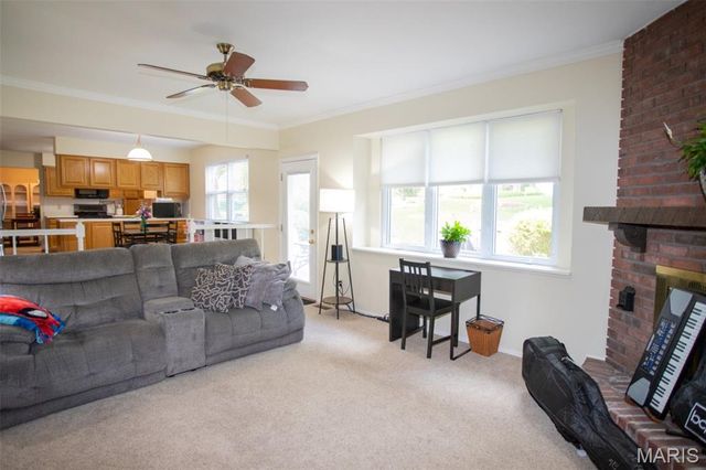16 Gum Tree Place, St Charles, MO 63301