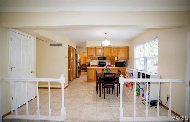 16 Gum Tree Place, St Charles, MO 63301