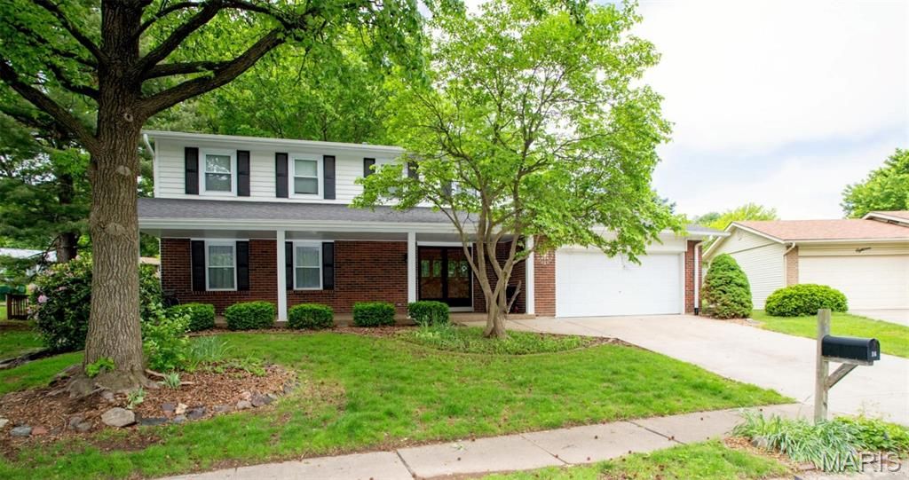 16 Gum Tree Place, St Charles, MO 63301