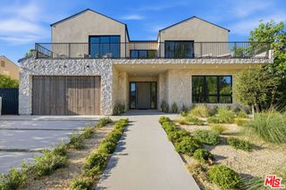 16643 Addison Street, Encino, CA 91436