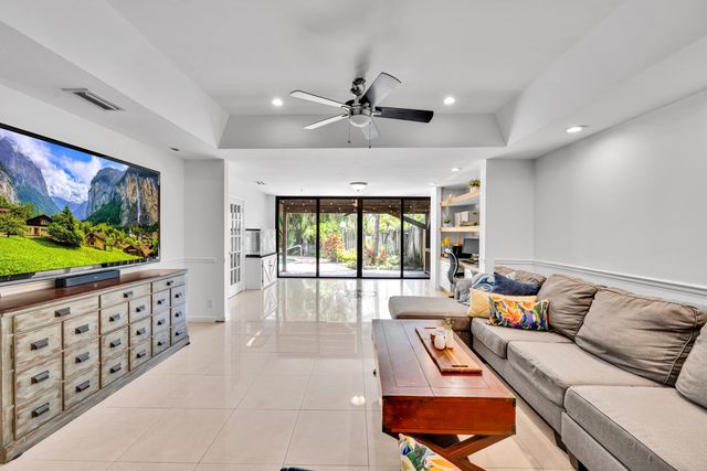 20924 N Springs Terrace, Boca Raton, FL 33428