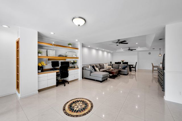 20924 N Springs Terrace, Boca Raton, FL 33428