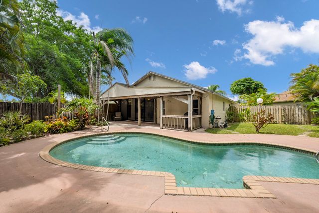 20924 N Springs Terrace, Boca Raton, FL 33428