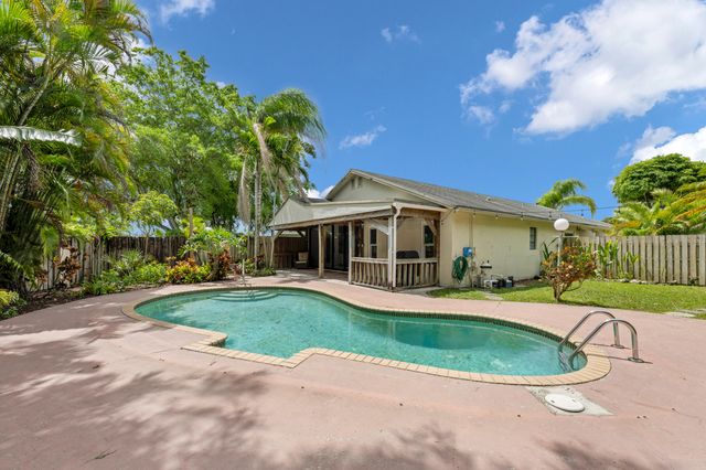 20924 N Springs Terrace, Boca Raton, FL 33428