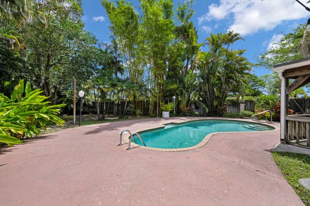 20924 N Springs Terrace, Boca Raton, FL 33428