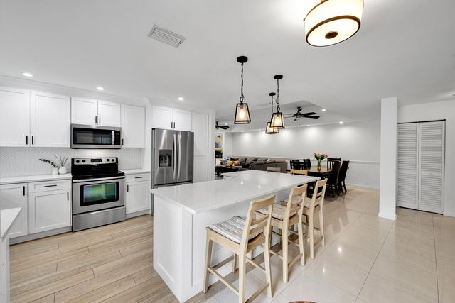 20924 N Springs Terrace, Boca Raton, FL 33428