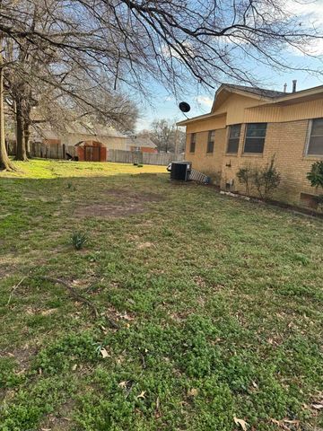 307 W Martin Dr, Wynne, AR 72396