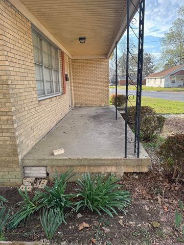 307 W Martin Dr, Wynne, AR 72396