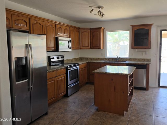 2068 E ANDALUSIAN Loop, San Tan Valley, AZ 85140