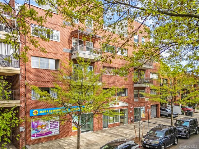 71-33 162nd Street 3F, Fresh Meadows, NY 11365