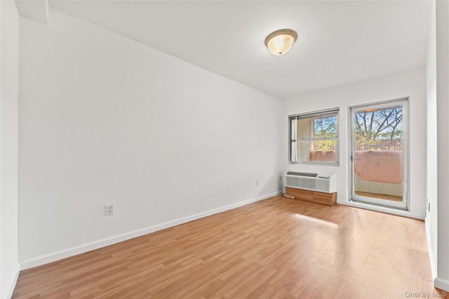 71-33 162nd Street 3F, Fresh Meadows, NY 11365