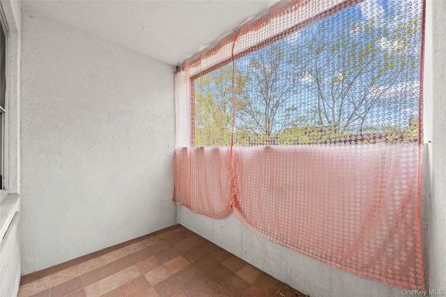 71-33 162nd Street 3F, Fresh Meadows, NY 11365