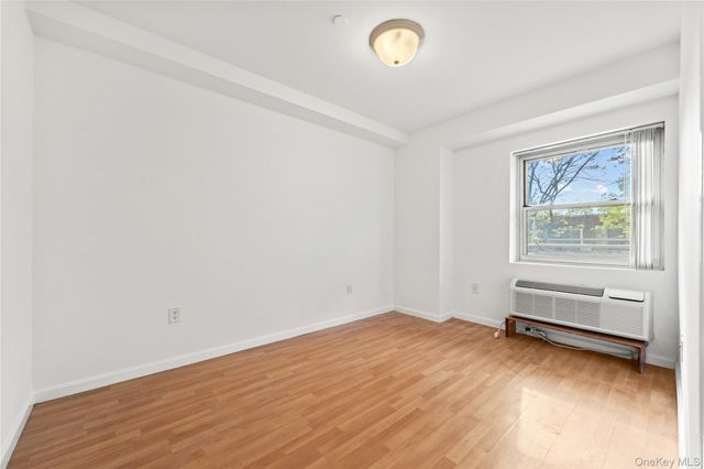 71-33 162nd Street 3F, Fresh Meadows, NY 11365