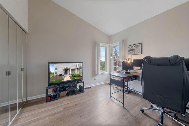 654 Geneva National AVENUE N #6-36, Lake Geneva, WI 53147