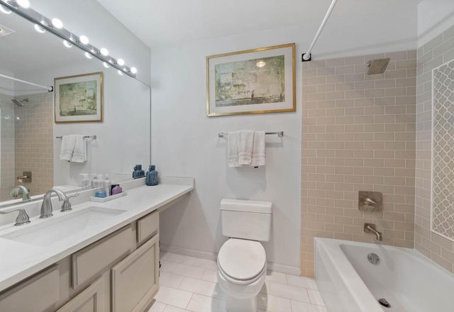 654 Geneva National AVENUE N #6-36, Lake Geneva, WI 53147