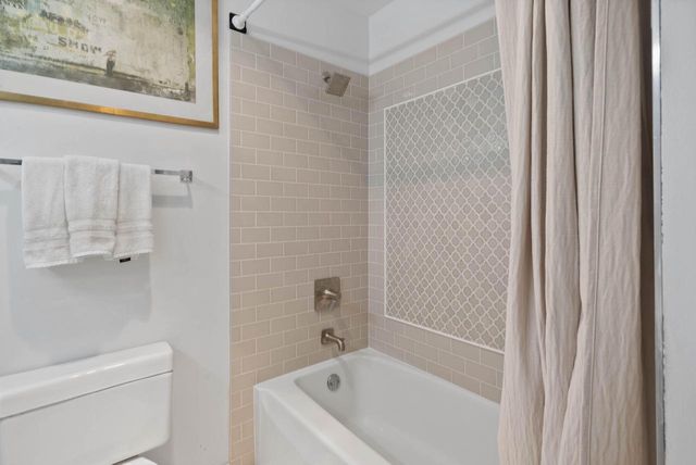 654 Geneva National AVENUE N #6-36, Lake Geneva, WI 53147