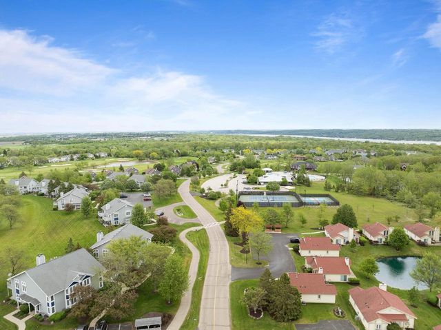 654 Geneva National AVENUE N #6-36, Lake Geneva, WI 53147