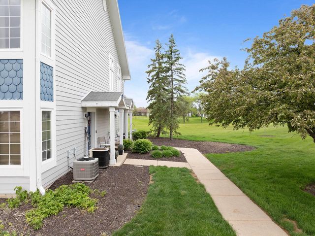 654 Geneva National AVENUE N #6-36, Lake Geneva, WI 53147