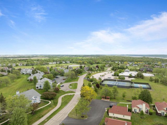 654 Geneva National AVENUE N #6-36, Lake Geneva, WI 53147