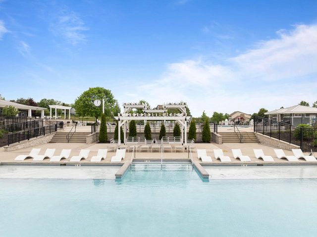 654 Geneva National AVENUE N #6-36, Lake Geneva, WI 53147