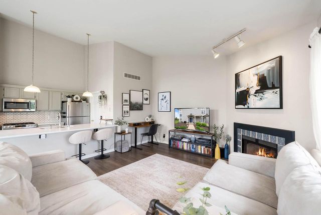 654 Geneva National AVENUE N #6-36, Lake Geneva, WI 53147