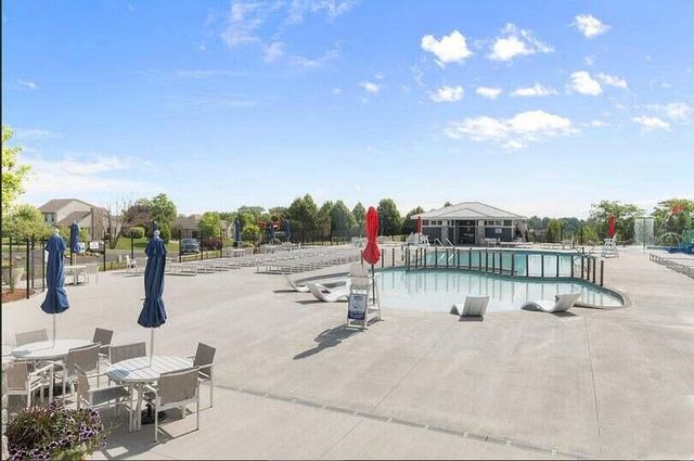 654 Geneva National AVENUE N #6-36, Lake Geneva, WI 53147