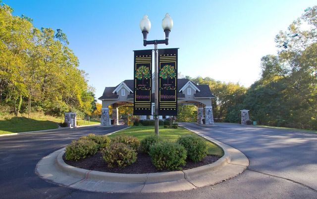 654 Geneva National AVENUE N #6-36, Lake Geneva, WI 53147