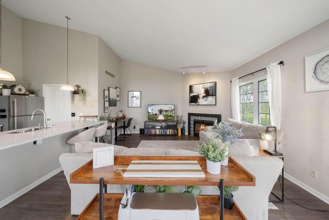 654 Geneva National AVENUE N #6-36, Lake Geneva, WI 53147