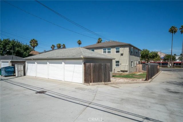 4445 Atlantic Avenue, Long Beach, CA 90807