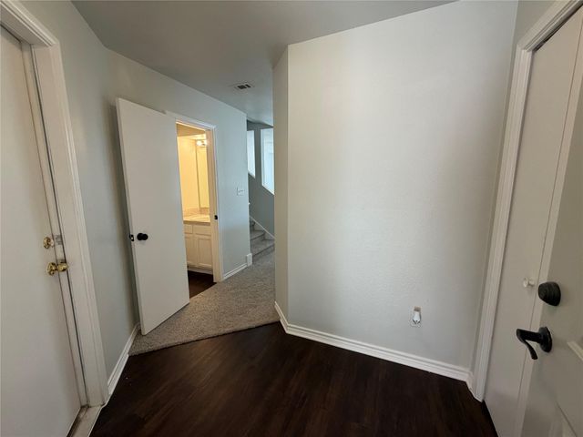 1555 Parkfield CIR, Round Rock, TX 78664