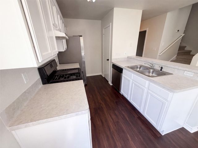 1555 Parkfield CIR, Round Rock, TX 78664