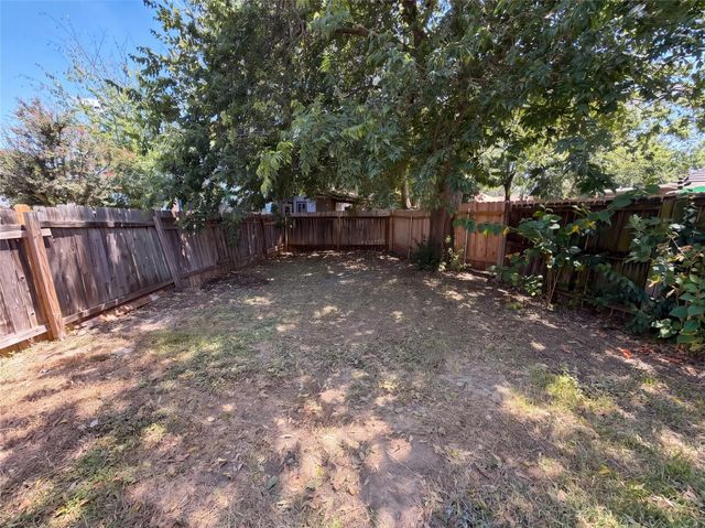 1555 Parkfield CIR, Round Rock, TX 78664
