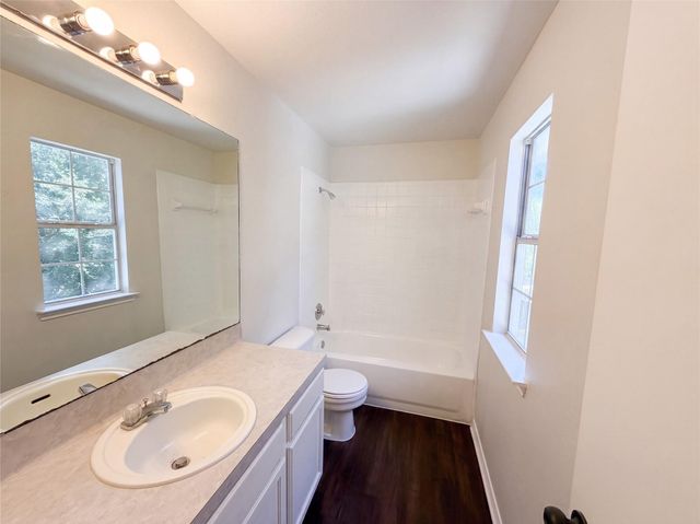 1555 Parkfield CIR, Round Rock, TX 78664
