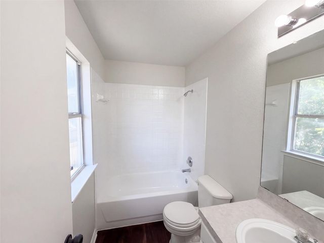 1555 Parkfield CIR, Round Rock, TX 78664