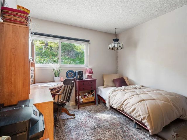 27015 Las Mananitas, Valencia, CA 91354