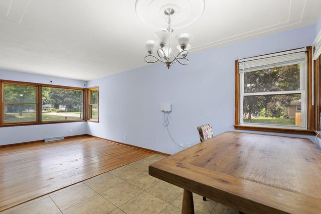 6924 Scott Avenue N, Brooklyn Center, MN 55429