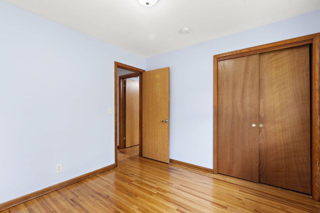 6924 Scott Avenue N, Brooklyn Center, MN 55429