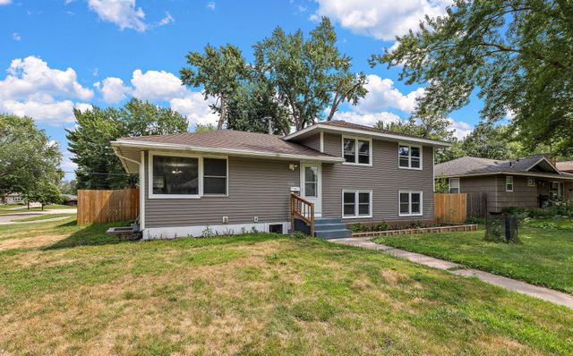 6924 Scott Avenue N, Brooklyn Center, MN 55429