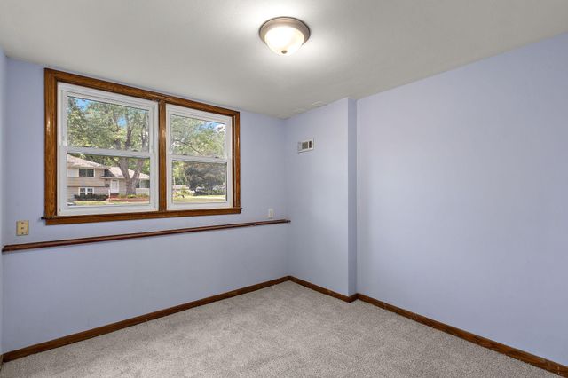 6924 Scott Avenue N, Brooklyn Center, MN 55429